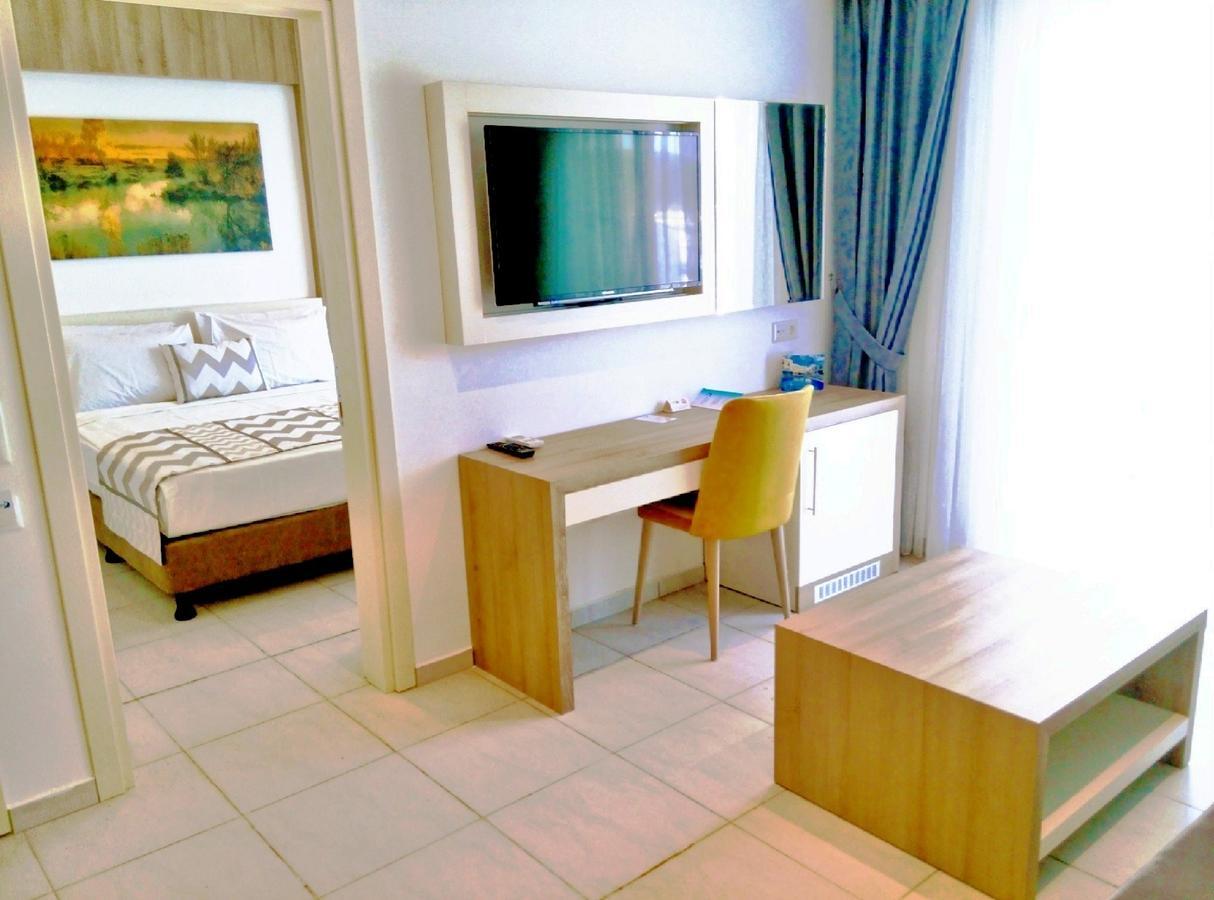 Club Shark Hotel Gumbet Room photo