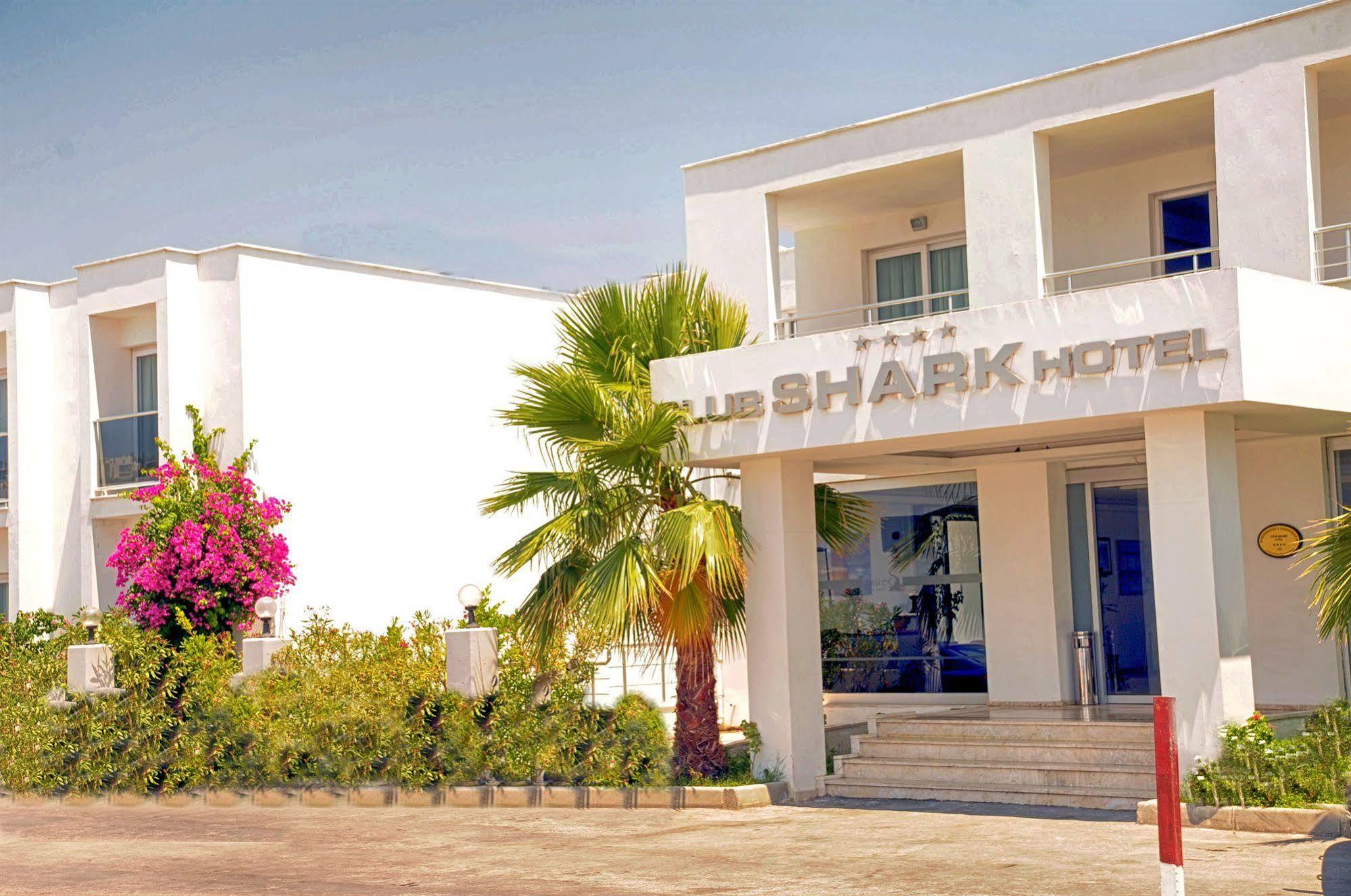 Club Shark Hotel Gumbet Exterior photo